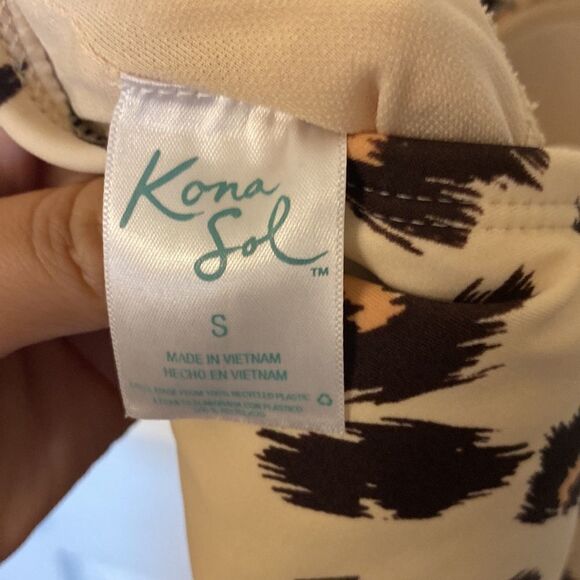 Kona Sol- cheetah print one piece swimsuit- size small - Picture 8 of 8